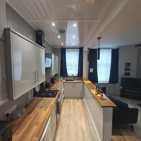 One Bedroom Flat, Very Close To Town Center. 奥本 外观 照片