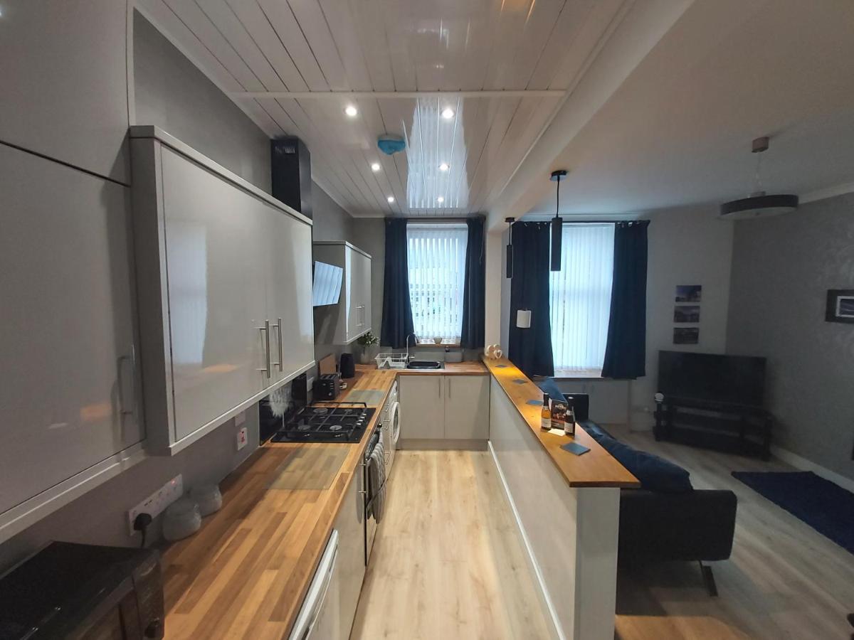 One Bedroom Flat, Very Close To Town Center. 奥本 外观 照片