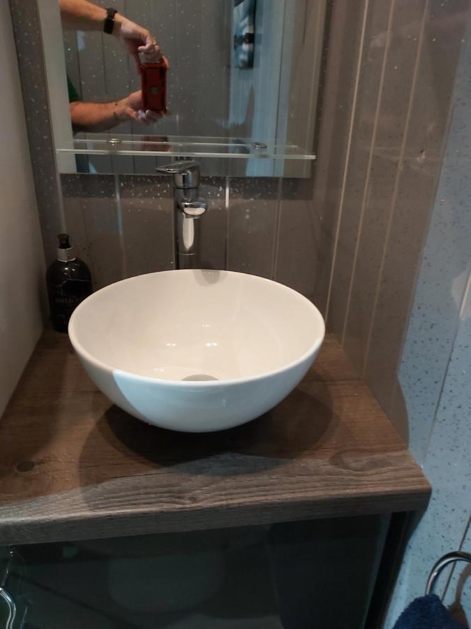 One Bedroom Flat, Very Close To Town Center. 奥本 外观 照片