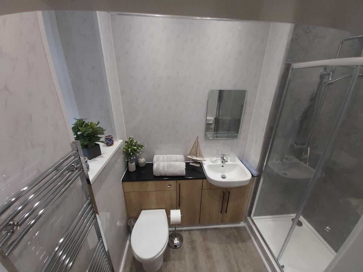 One Bedroom Flat, Very Close To Town Center. 奥本 外观 照片