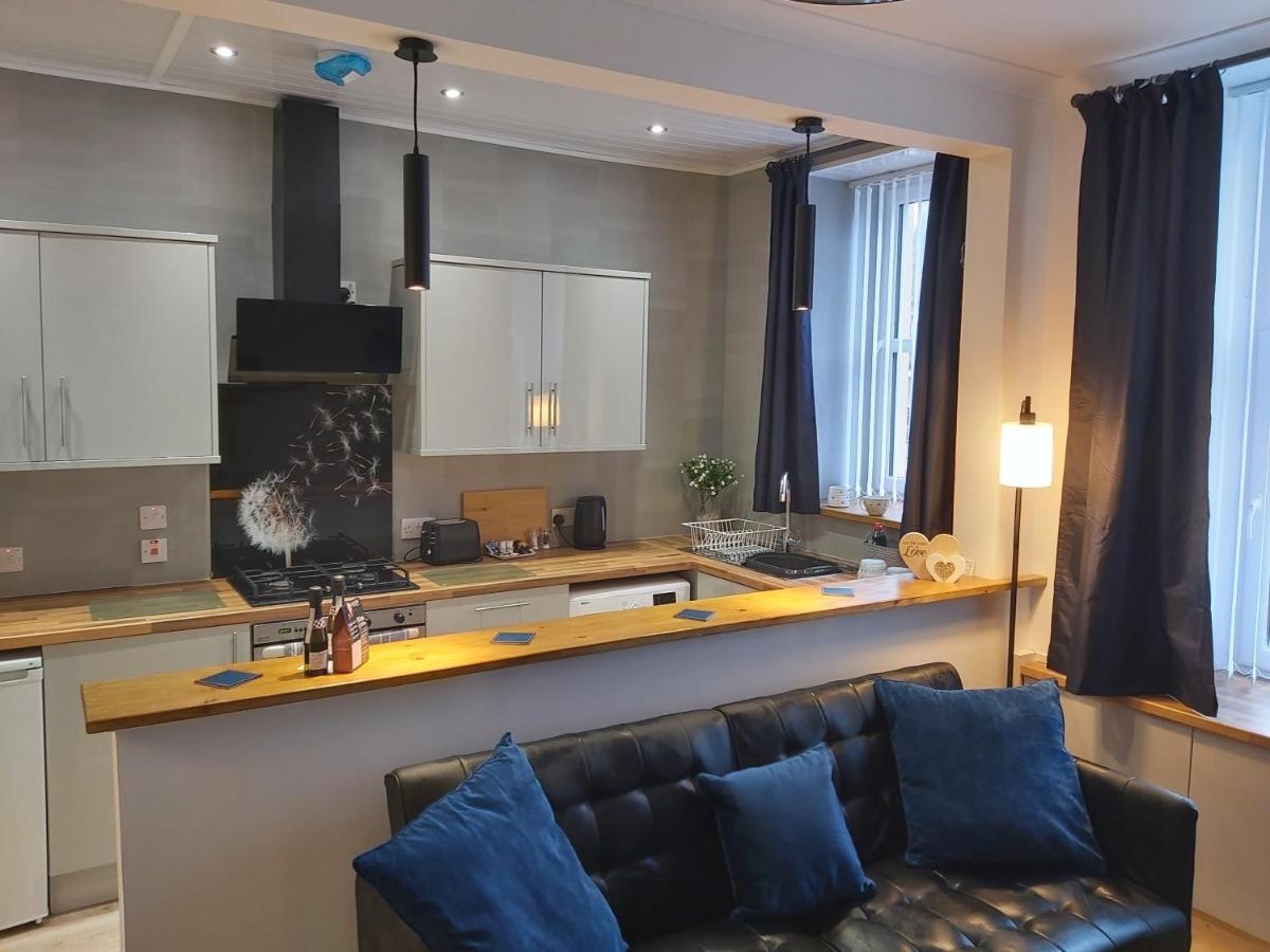 One Bedroom Flat, Very Close To Town Center. 奥本 外观 照片